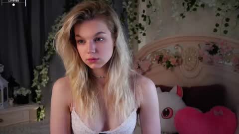 Jessica online show from November 3, 2025, 2:18 pm