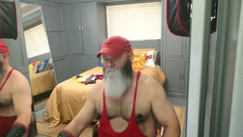 Snapshot of busterballoonguy chatting on September 15, 2025, 11:27 pm Daddy-B online show from September 15, 2025, 11:27 pm