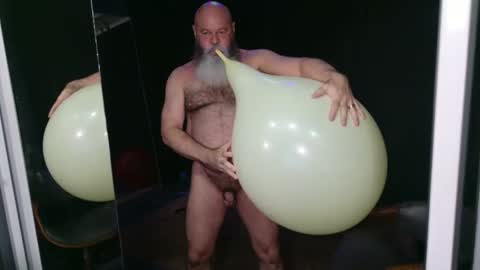 Snapshot of busterballoonguy chatting on December 2, 2025, 10:16 pm Daddy-B online show from December 2, 2025, 10:16 pm