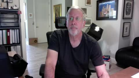 Snapshot of bustinout99 chatting on January 15, 2025, 1:20 pm afternoon wood online show from January 15, 2025, 1:20 pm