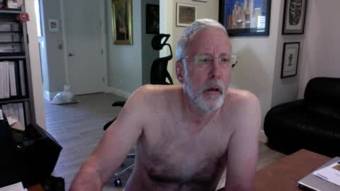 Snapshot of bustinout99 chatting on February 23, 2025, 2:25 pm afternoon wood online show from February 23, 2025, 2:25 pm
