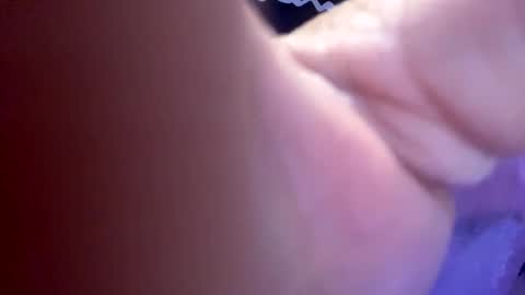 Snapshot of bustinyourbutt chatting on November 17, 2025, 4:40 am bustinyourbutt online show from November 17, 2025, 4:40 am