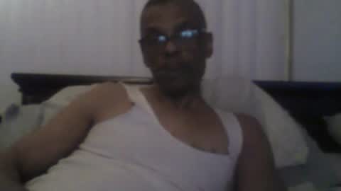 Snapshot of busturgutzgd11 chatting on December 2, 2024, 5:37 am Busturgutzgd1 online show from December 2, 2024, 5:37 am