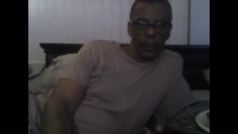 Snapshot of busturgutzgd11 chatting on December 19, 2024, 7:07 am Busturgutzgd1 online show from December 19, 2024, 7:07 am