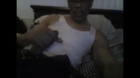 Snapshot of busturgutzgd11 chatting on December 21, 2024, 4:30 am Busturgutzgd1 online show from December 21, 2024, 4:30 am