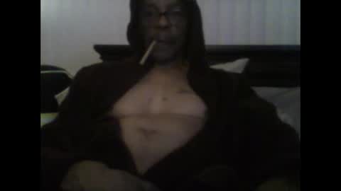 Snapshot of busturgutzgd11 chatting on December 24, 2024, 5:38 am Busturgutzgd1 online show from December 24, 2024, 5:38 am