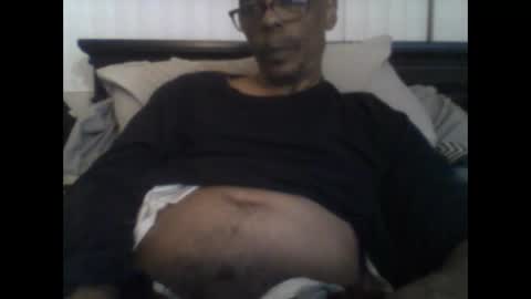 Snapshot of busturgutzgd11 chatting on December 27, 2024, 2:36 am Busturgutzgd1 online show from December 27, 2024, 2:36 am