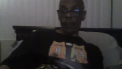 Snapshot of busturgutzgd11 chatting on December 30, 2024, 6:42 am Busturgutzgd1 online show from December 30, 2024, 6:42 am