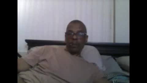 Snapshot of busturgutzgd11 chatting on January 27, 2025, 4:52 am Busturgutzgd1 online show from January 27, 2025, 4:52 am