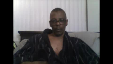 Snapshot of busturgutzgd11 chatting on February 3, 2025, 6:45 am Busturgutzgd1 online show from February 3, 2025, 6:45 am