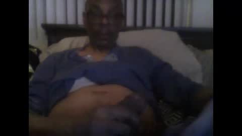 Snapshot of busturgutzgd11 chatting on February 6, 2025, 2:00 am Busturgutzgd1 online show from February 6, 2025, 2:00 am