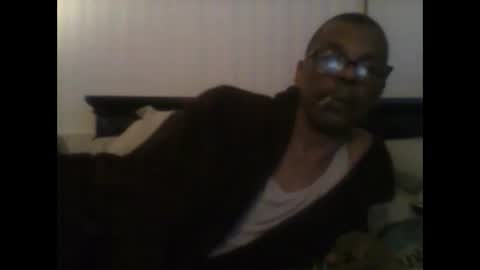 Snapshot of busturgutzgd11 chatting on February 8, 2025, 5:29 am Busturgutzgd1 online show from February 8, 2025, 5:29 am