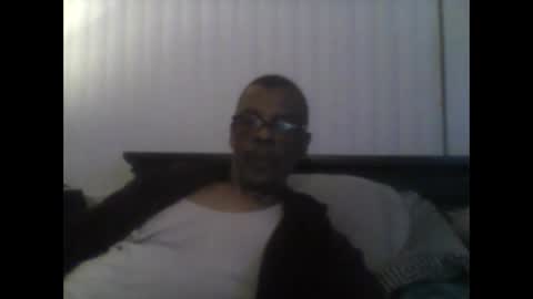 Snapshot of busturgutzgd11 chatting on February 10, 2025, 4:30 am Busturgutzgd1 online show from February 10, 2025, 4:30 am