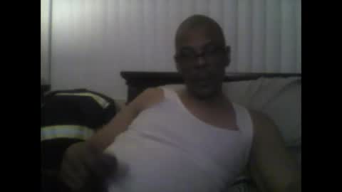 Snapshot of busturgutzgd11 chatting on February 19, 2025, 2:33 am Busturgutzgd1 online show from February 19, 2025, 2:33 am