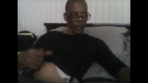 Snapshot of busturgutzgd11 chatting on February 20, 2025, 2:18 am Busturgutzgd1 online show from February 20, 2025, 2:18 am