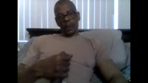 Snapshot of busturgutzgd11 chatting on February 22, 2025, 3:36 pm Busturgutzgd1 online show from February 22, 2025, 3:36 pm