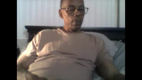 Snapshot of busturgutzgd11 chatting on February 27, 2025, 5:56 am Busturgutzgd1 online show from February 27, 2025, 5:56 am