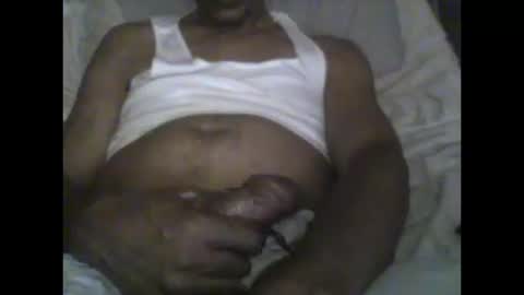 Snapshot of busturgutzgd11 chatting on October 10, 2025, 5:06 am Busturgutzgd1 online show from October 10, 2025, 5:06 am