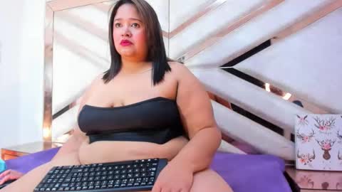 busty juicyy online show from February 12, 2026, 12:55 pm