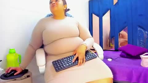 Snapshot of busty_juicyy chatting on July 10, 2026, 2:30 pm busty juicyy online show from July 10, 2026, 2:30 pm