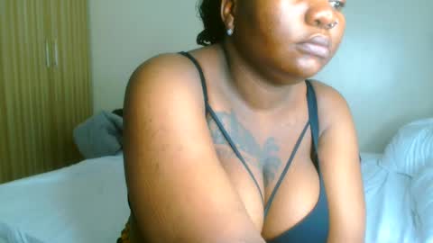 Snapshot of busty_mellons69 chatting on April 17, 2026, 1:19 am busty_mellons69 online show from April 17, 2026, 1:19 am