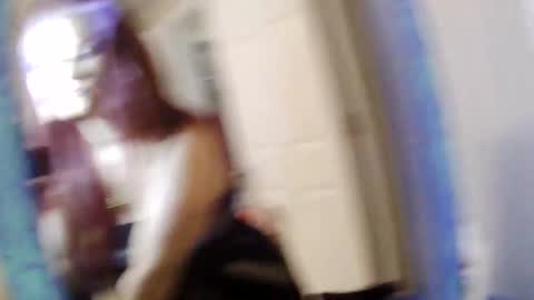 Snapshot of busybee83 chatting on November 9, 2025, 12:31 am busybee83 online show from November 9, 2025, 12:31 am