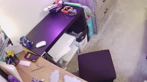 Snapshot of busybee83 chatting on December 2, 2025, 7:09 pm busybee83 online show from December 2, 2025, 7:09 pm