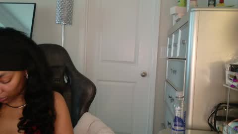 butterfly booty online show from April 5, 2026, 7:44 pm