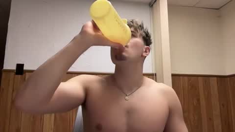 Snapshot of buzz5127 chatting on February 3, 2026, 5:05 am buzz5127 online show from February 3, 2026, 5:05 am