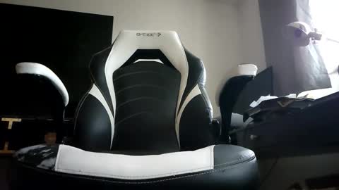 Snapshot of bwall1425 chatting on November 29, 2025, 9:18 pm bwall1425 online show from November 29, 2025, 9:18 pm