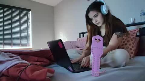 Snapshot of bxdieelatina chatting on February 9, 2026, 8:46 pm bxdieelatina online show from February 9, 2026, 8:46 pm