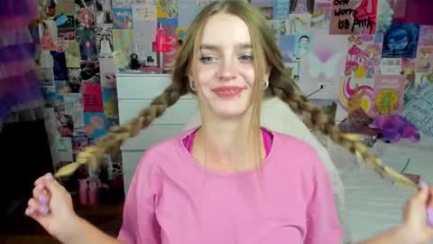 Emily  online show from September 18, 2025, 4:20 pm