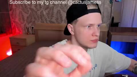 Snapshot of cactusjames_69 chatting on December 15, 2025, 1:32 am James online show from December 15, 2025, 1:32 am