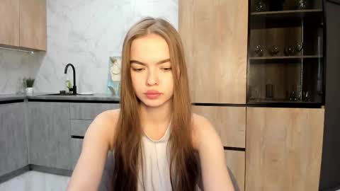 Lita online show from November 20, 2025, 8:58 am