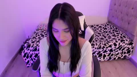 Snapshot of caelisse_cb chatting on November 4, 2025, 1:10 pm caelisse_cb online show from November 4, 2025, 1:10 pm