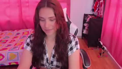 Snapshot of caelisse_cb chatting on June 12, 2026, 5:45 pm caelisse_cb online show from June 12, 2026, 5:45 pm