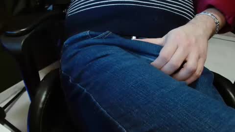 Snapshot of cafetabac chatting on February 15, 2025, 6:12 pm cafetabac online show from February 15, 2025, 6:12 pm