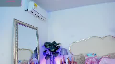 Cahitlin  online show from April 14, 2026, 5:13 am