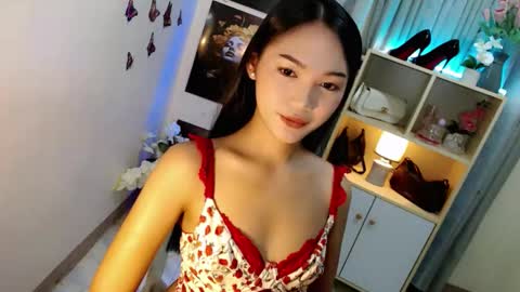 Snapshot of caitlin_x chatting on January 7, 2026, 7:05 pm caitlin online show from January 7, 2026, 7:05 pm