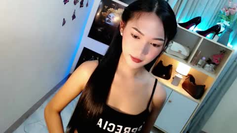 Snapshot of caitlin_x chatting on February 17, 2026, 7:20 pm caitlin online show from February 17, 2026, 7:20 pm