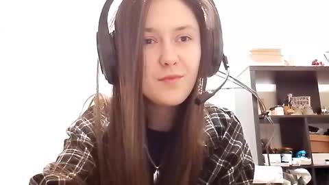 Snapshot of caitlynvuono chatting on December 15, 2025, 1:37 pm Sara online show from December 15, 2025, 1:37 pm