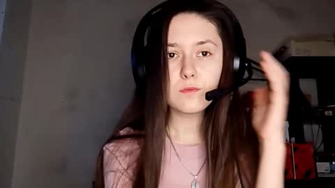 Snapshot of caitlynvuono chatting on December 20, 2025, 12:56 pm Sara online show from December 20, 2025, 12:56 pm