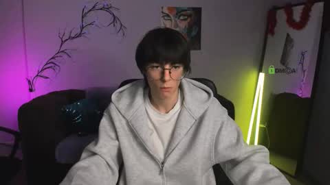 Snapshot of caleb_lichi chatting on December 1, 2025, 1:05 pm aleb online show from December 1, 2025, 1:05 pm