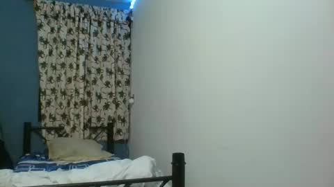 Snapshot of calienteh0t chatting on December 24, 2024, 7:39 am calienteh0t online show from December 24, 2024, 7:39 am