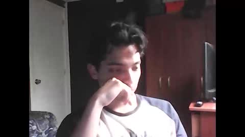 Snapshot of caligula_99 chatting on October 18, 2025, 9:59 pm Calgula online show from October 18, 2025, 9:59 pm