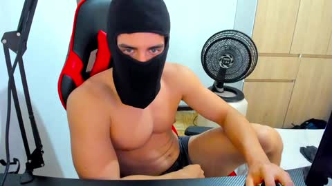 calihotcaliente27 online show from December 5, 2024, 2:11 pm