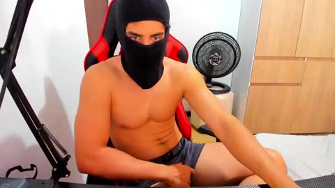 calihotcaliente27 online show from March 11, 2025, 6:30 pm