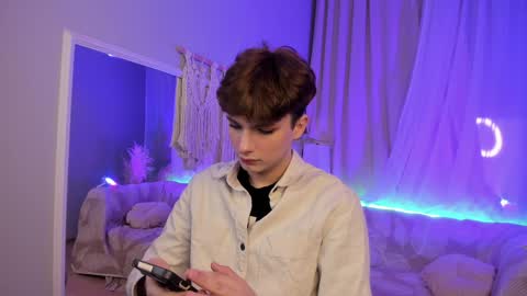 Call me Leo online show from December 14, 2024, 7:40 am