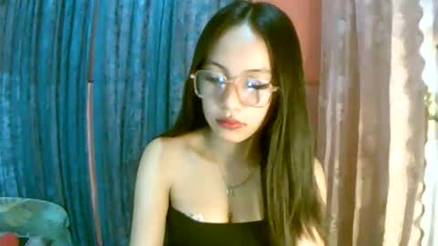 Freya online show from October 7, 2025, 4:42 am