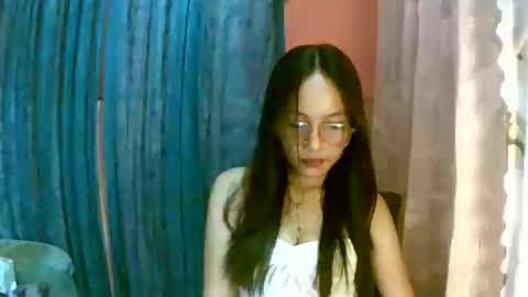 Freya online show from October 8, 2025, 7:50 am